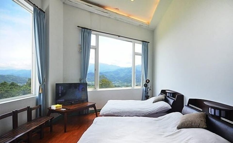 Desk, blackout drapes, free WiFi, bed sheets