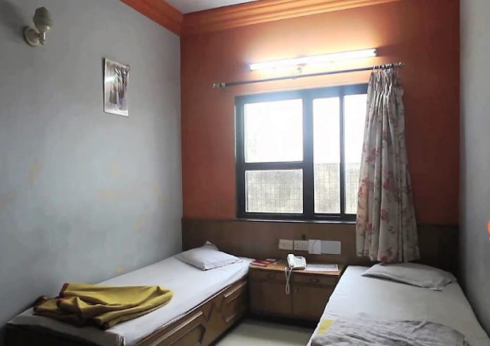 Deluxe Double Room, 1 Double Bed, Non Smoking, Mountain View | Desk, rollaway beds (surcharge), WiFi (free), bed sheets
