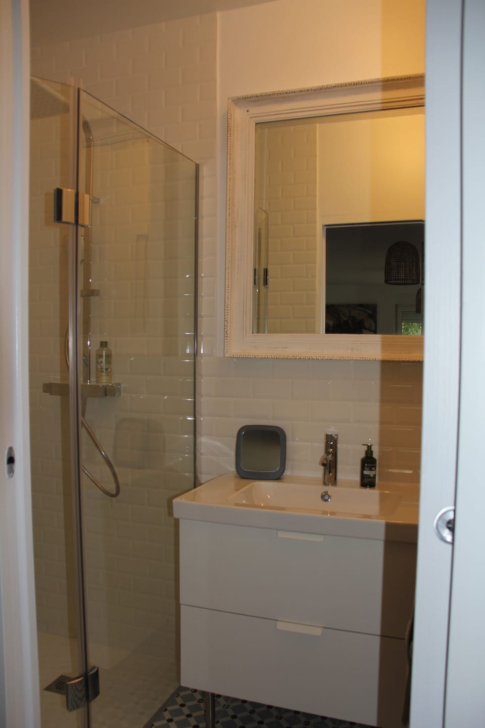 Double or Twin Room | Bathroom | Shower, hair dryer, towels