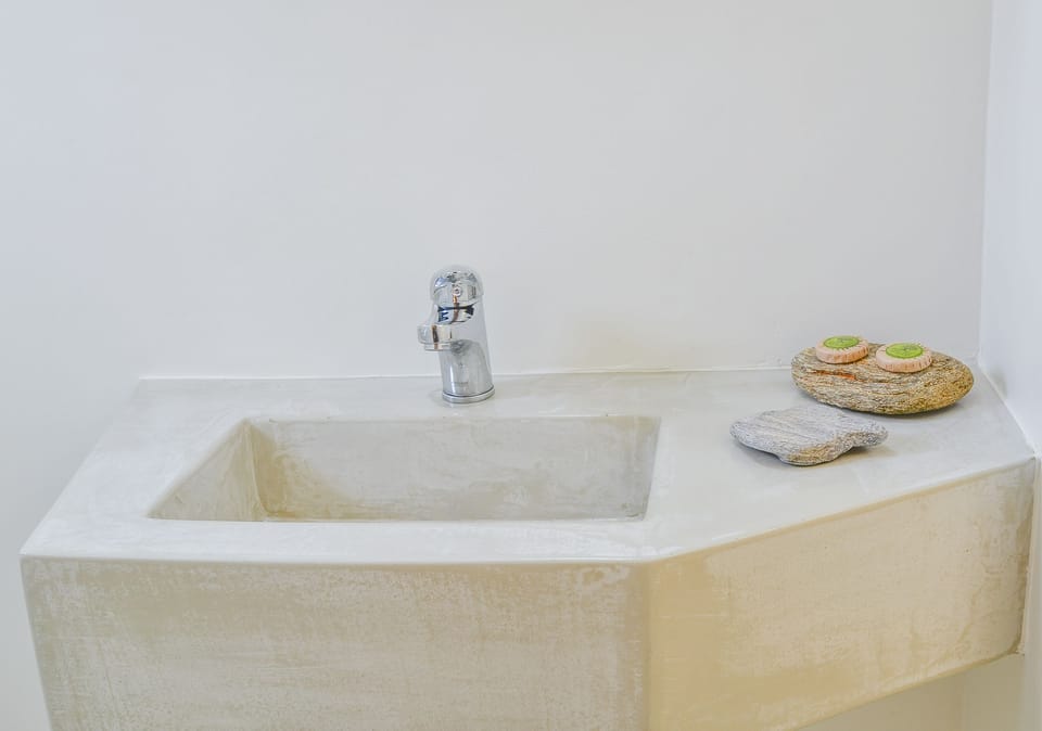 Bathroom sink