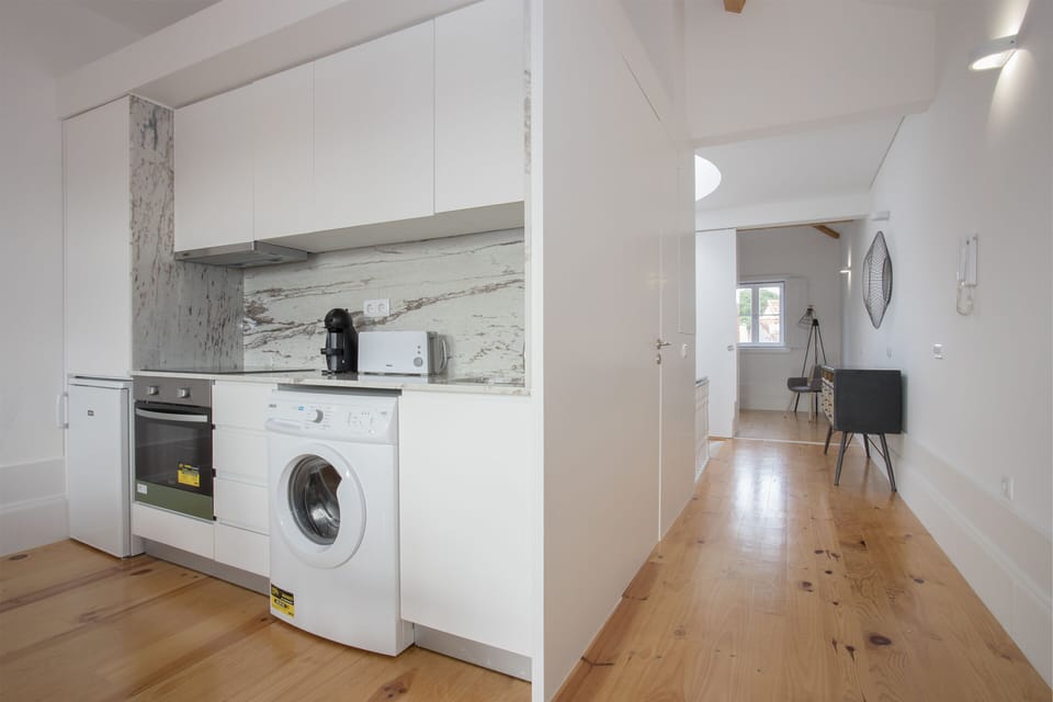 Comfort Apartment, 1 Bedroom, Terrace, City View | Private kitchen | Fridge, microwave, oven, stovetop