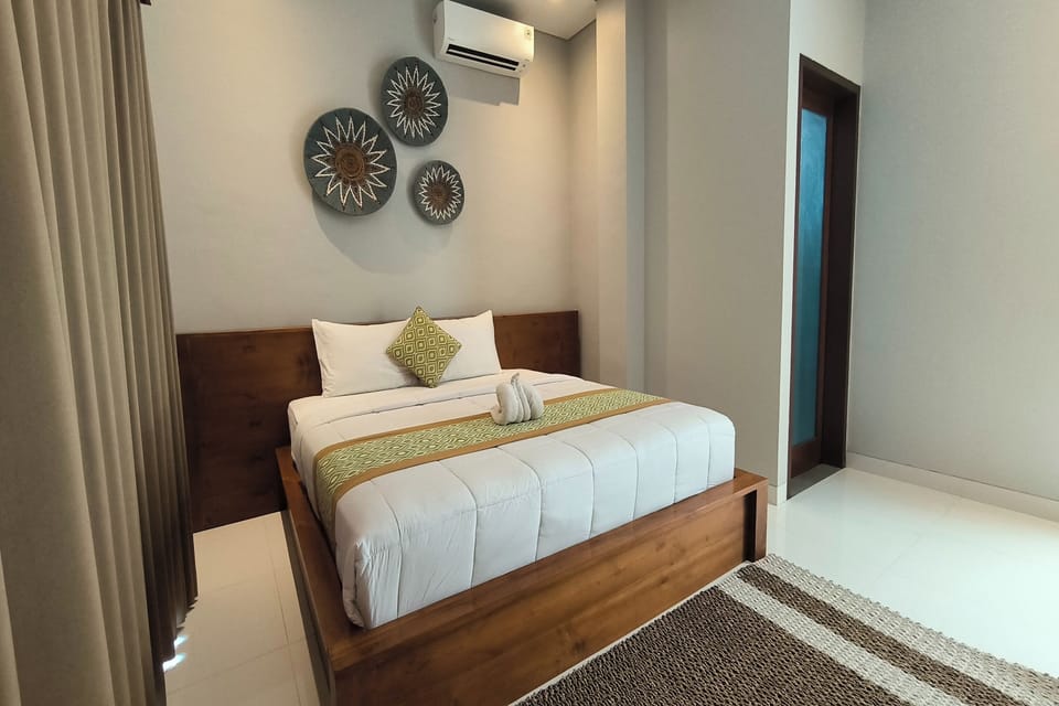 Family Room, 2 Bedrooms | Individually decorated, individually furnished, desk, laptop workspace