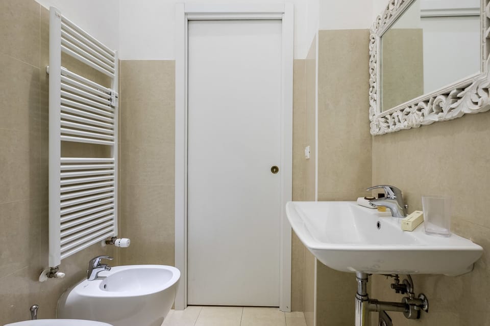 Standard Single Room | Bathroom | Shower, designer toiletries, hair dryer, slippers