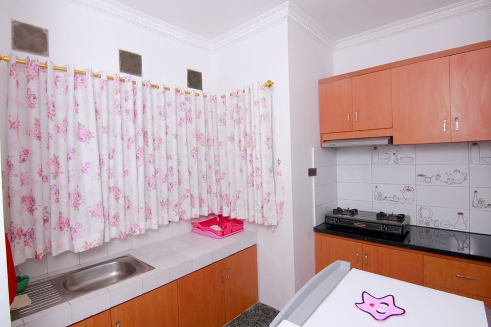 Villa, 3 Bedrooms | Private kitchenette | Stovetop, rice cooker