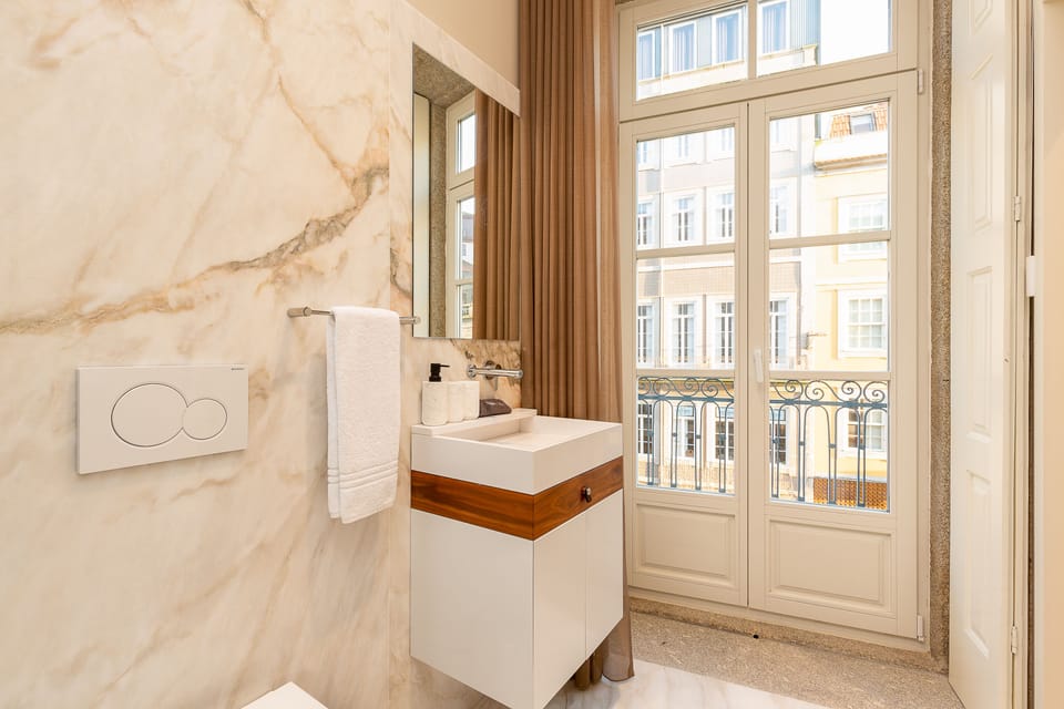 Bathroom amenities