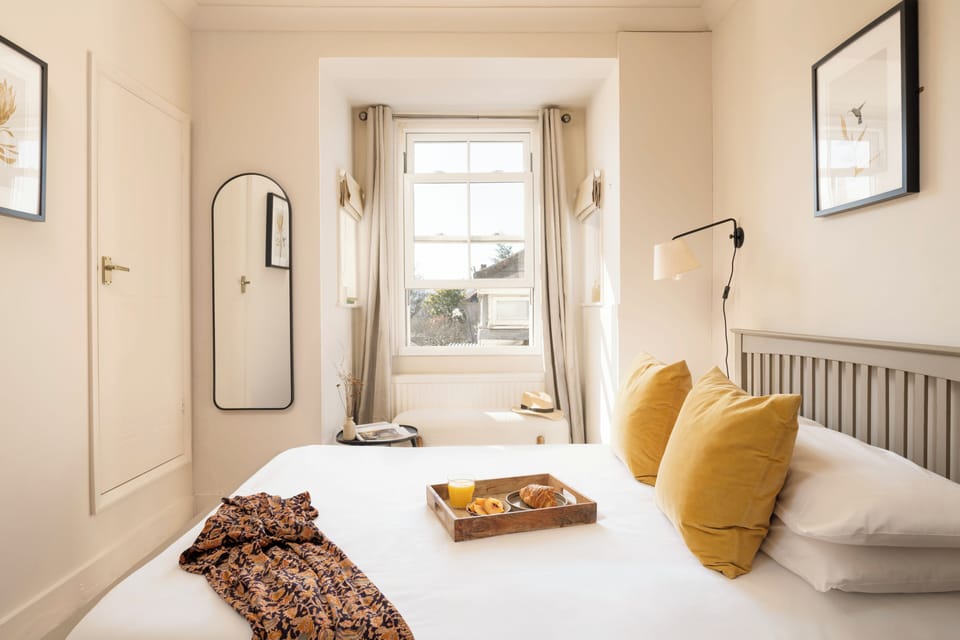 Small Double Room with Private Shower | Individually decorated, individually furnished, iron/ironing board