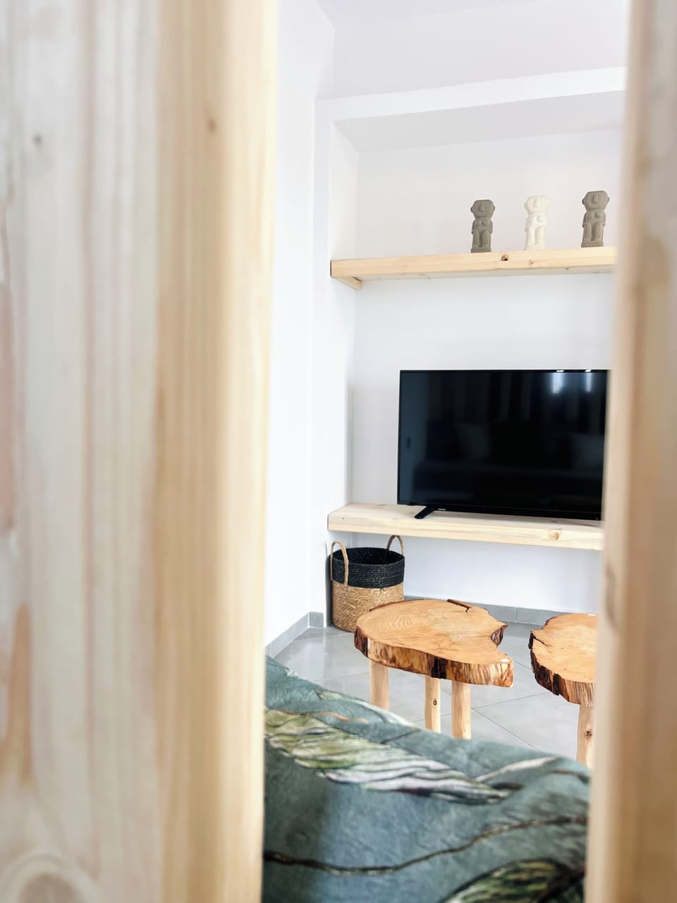 Family Apartment, 1 Bedroom, Hot Tub, Sea View | Living area | 32-inch TV with satellite channels