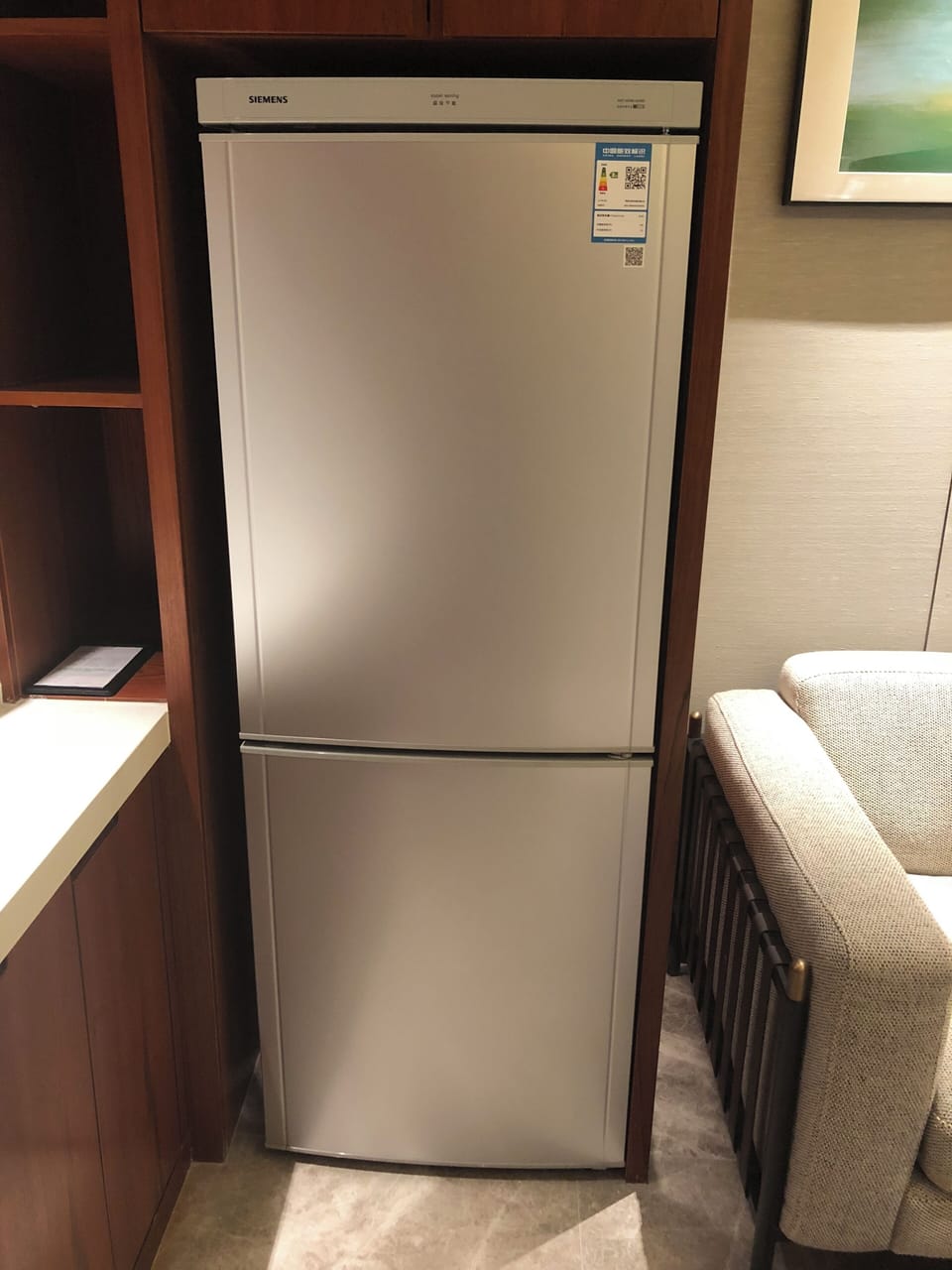 Standard Room, 1 King Bed, Refrigerator | Premium bedding, minibar, in-room safe, desk