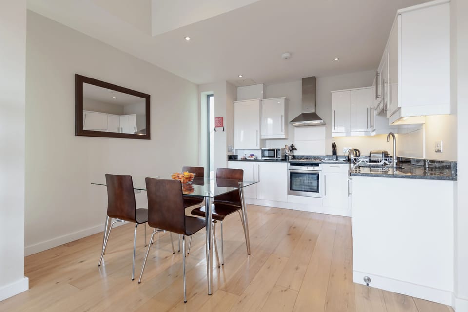 Apartment, 2 Bedrooms | Private kitchen | Coffee/tea maker, fridge, microwave, oven