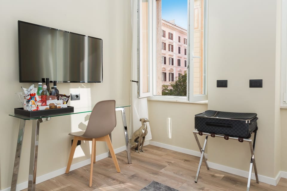 Double Room, Private Bathroom (Lusso) | Egyptian cotton sheets, premium bedding, down comforters