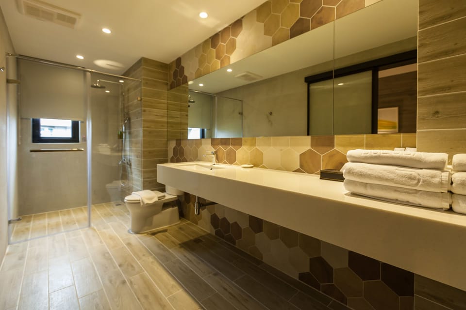 Comfort Quadruple Room, 2 Double Beds, Accessible, City View | Bathroom | Shower, rainfall showerhead, hair dryer, towels