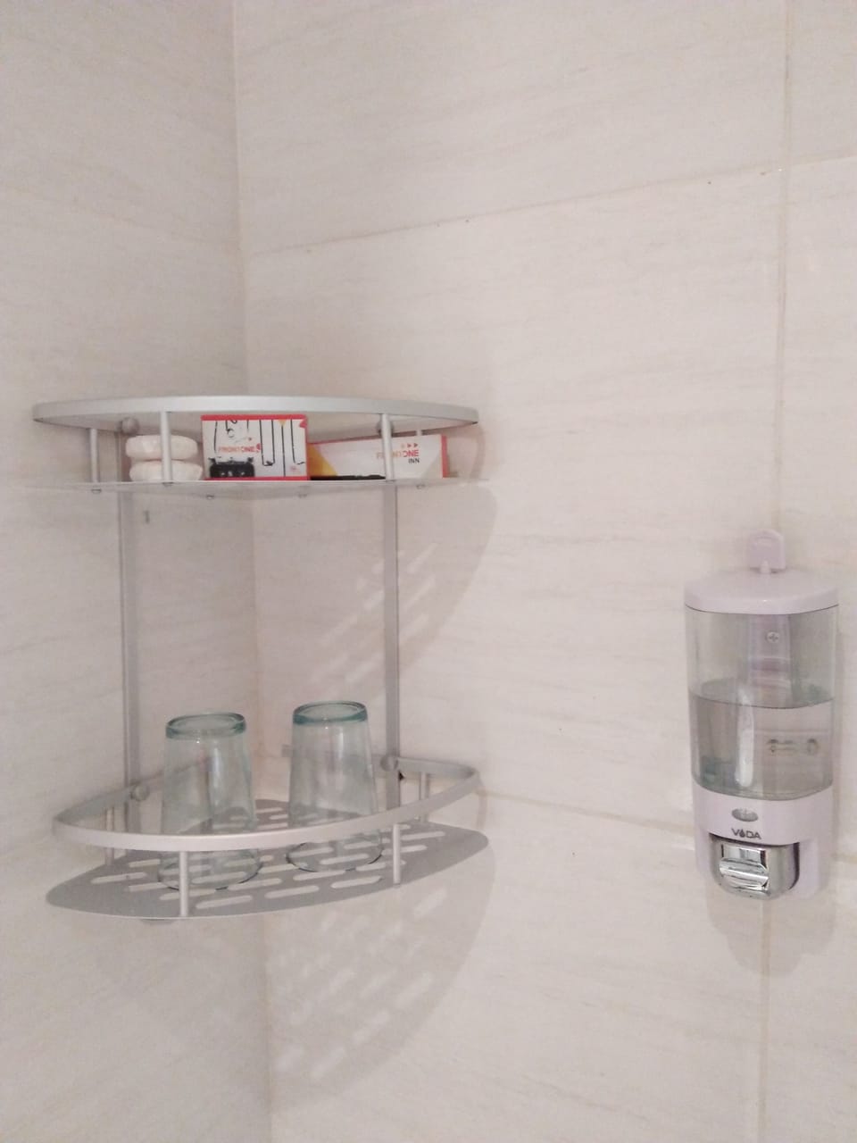 Shower, free toiletries