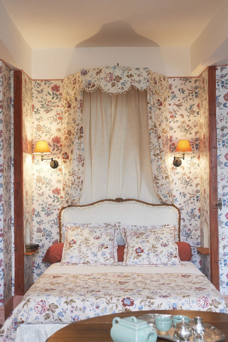 Double Room, 1 Queen Bed, Non Smoking, Garden View | Individually decorated, individually furnished, desk, iron/ironing board