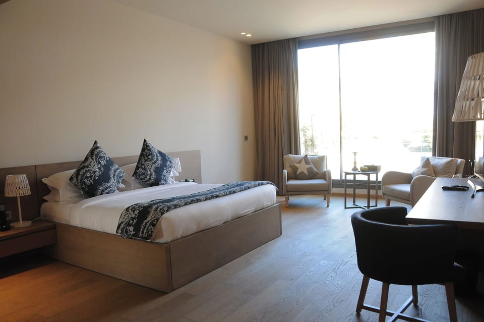 Executive Room, Mountain View | Minibar, in-room safe, laptop workspace, cribs (free)