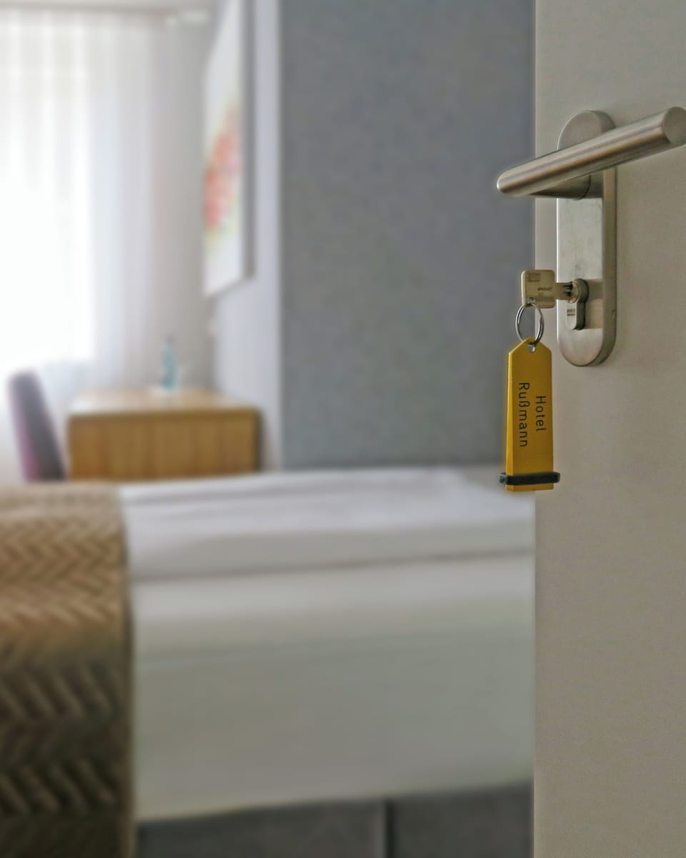 Single Room | Desk, iron/ironing board, free WiFi, bed sheets