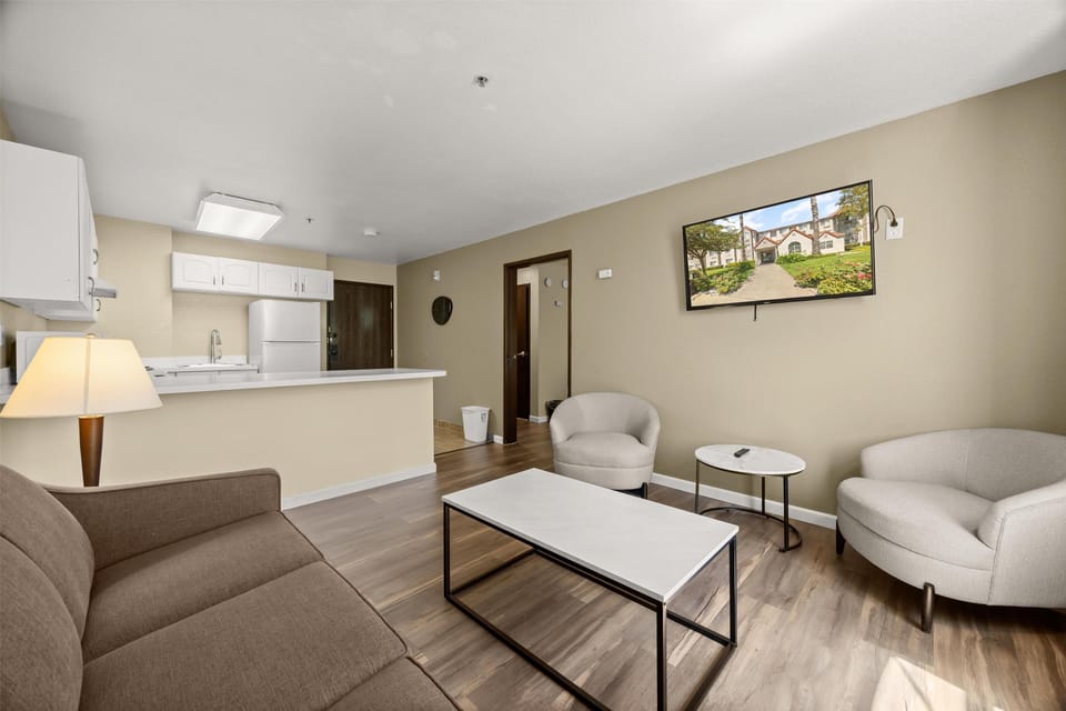 Suite, 1 King Bed, Non Smoking, Kitchen (with Single Sofabed, Full Kitchen) | Room amenity