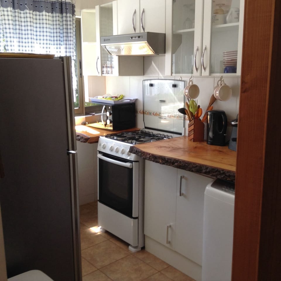 Family Room | Private kitchen | Fridge, oven, stovetop, electric kettle