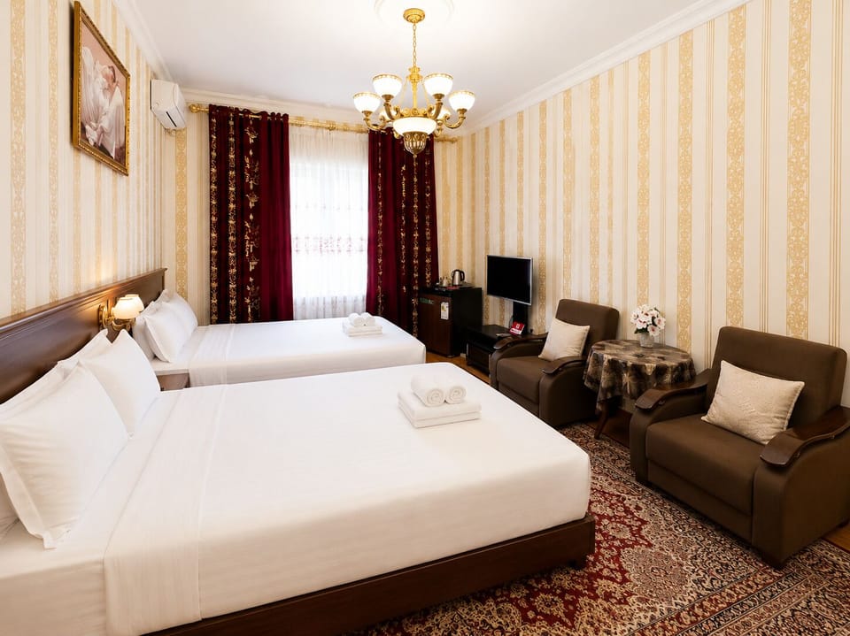 Deluxe Twin Room | Blackout drapes, soundproofing, iron/ironing board (on request)