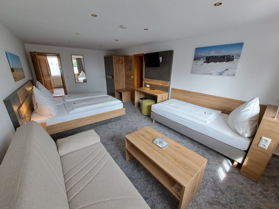 Cribs/infant beds, free WiFi, bed sheets