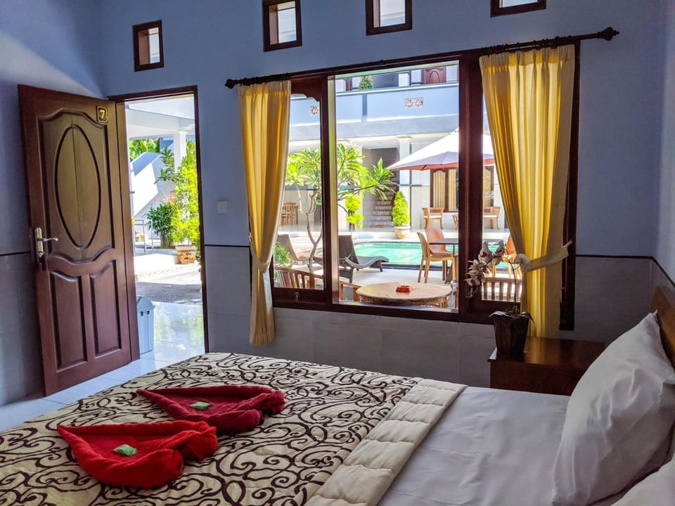 In-room safe, desk, free WiFi, bed sheets