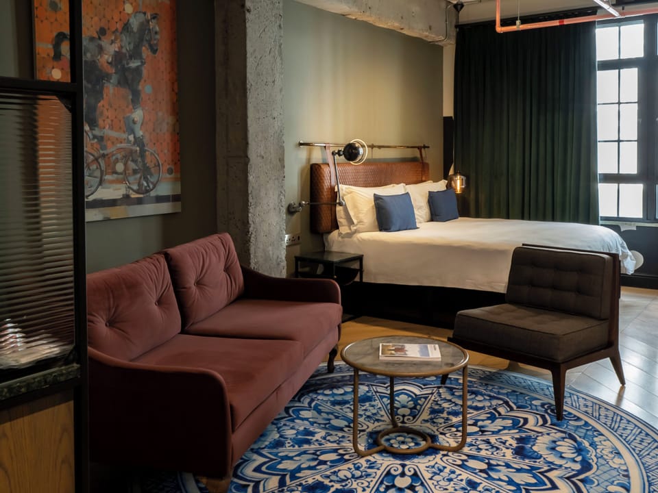 Studio Room | Egyptian cotton sheets, premium bedding, memory foam beds, minibar