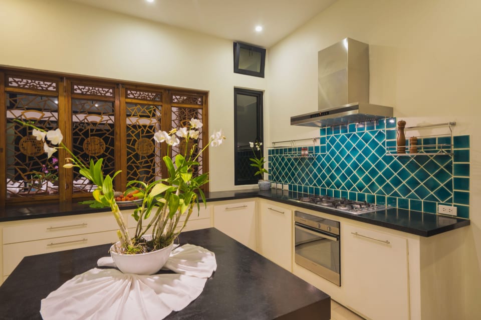 6-Bedroom Villa | Private kitchen | Full-size fridge, microwave, oven, stovetop
