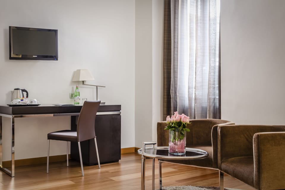 Down comforters, minibar, in-room safe, desk