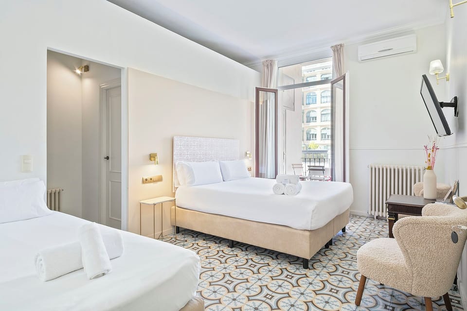 Superior Triple Room, Balcony | Desk, soundproofing, free WiFi, bed sheets