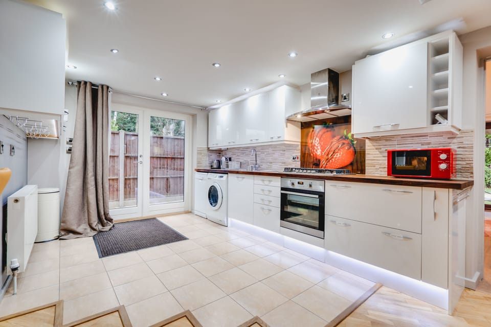 Apartment, 2 Bedrooms | Food and drink