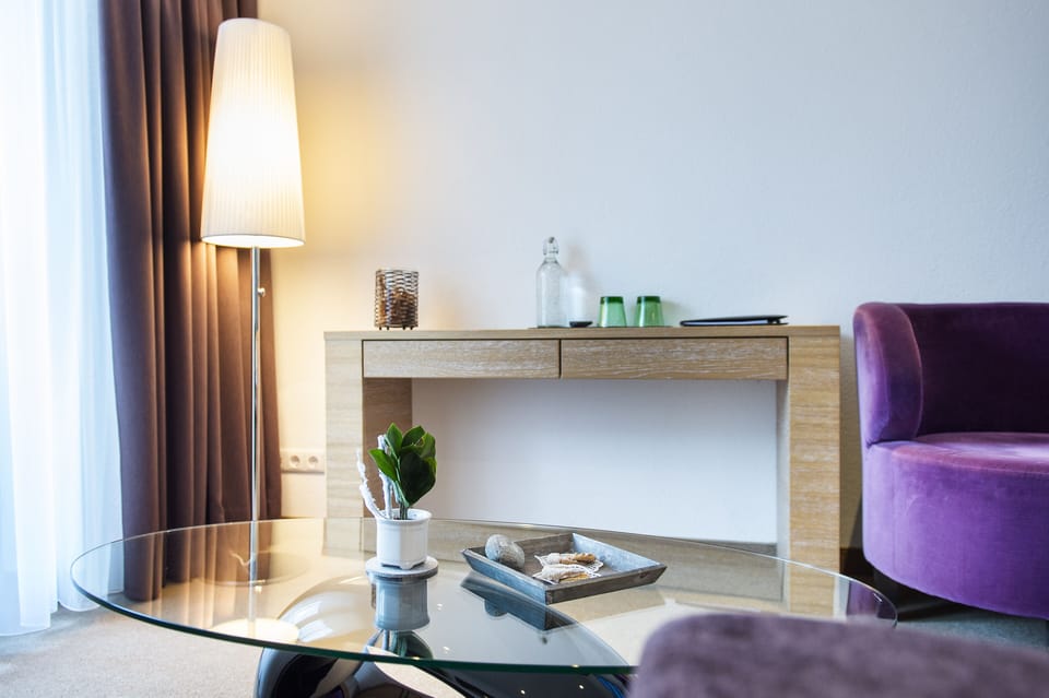 Deluxe Double Room, Balcony (Nova) | Living area | 40-inch flat-screen TV with satellite channels, TV