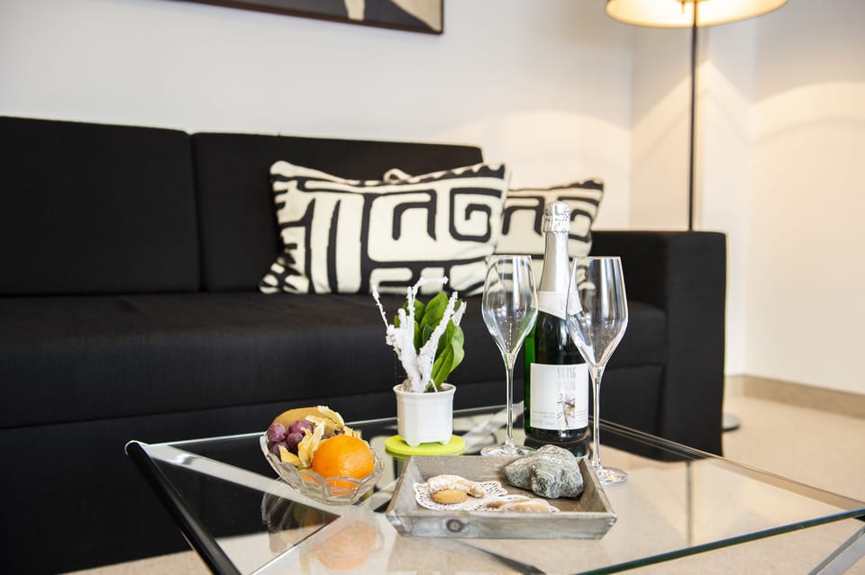 Junior Suite, Balcony (Nova) | Living area | 40-inch flat-screen TV with satellite channels, TV