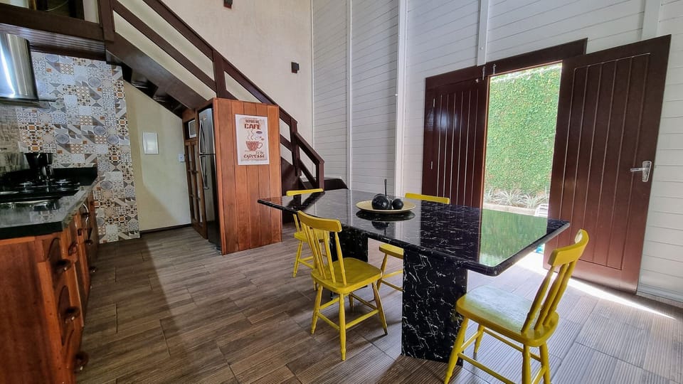 Family House, Kitchenette, Garden View | Dining room