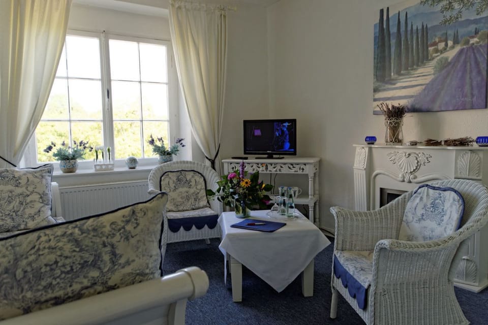 Classic Suite | Individually decorated, iron/ironing board, bed sheets