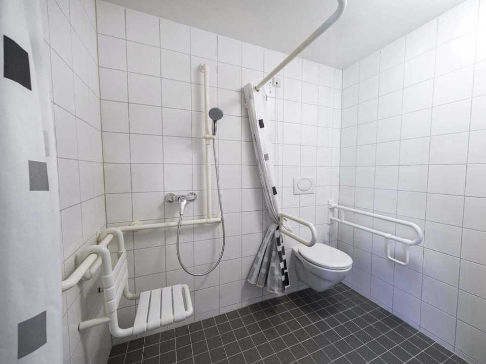 Shower, towels, soap, shampoo