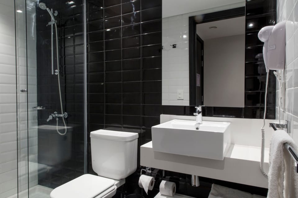Standard Room, 1 Double Bed | Bathroom | Shower, eco-friendly toiletries, hair dryer, towels