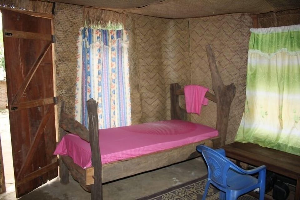 Double or Twin Room, 1 Double or 2 Twin Beds, Non Smoking | Desk, bed sheets