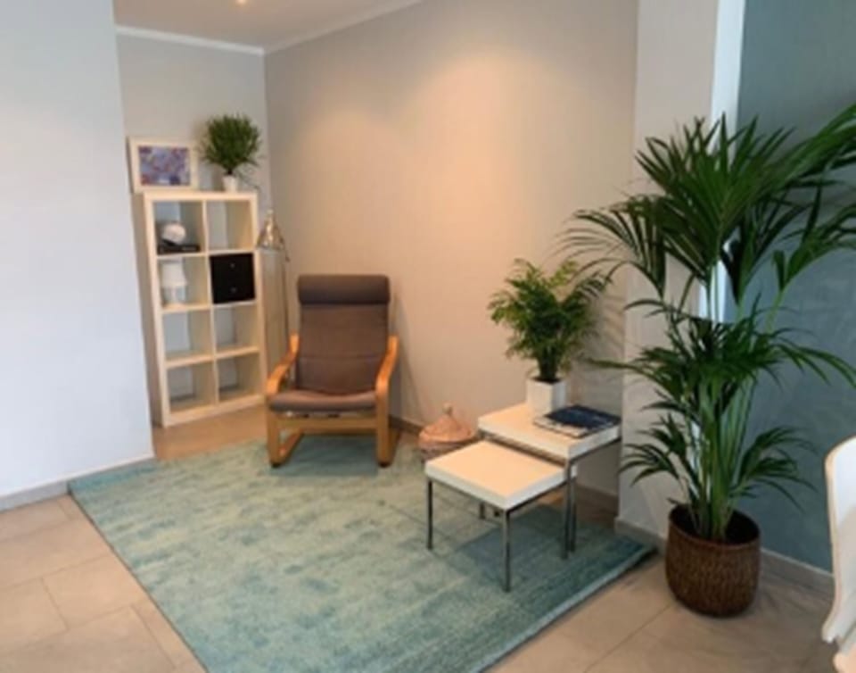 Standard Apartment | Minibar, in-room safe, blackout drapes, iron/ironing board