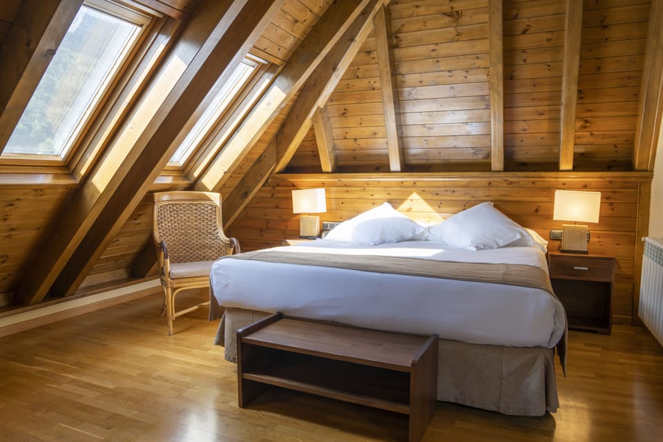 Junior Suite, Hot Tub | In-room safe, desk, blackout drapes, soundproofing