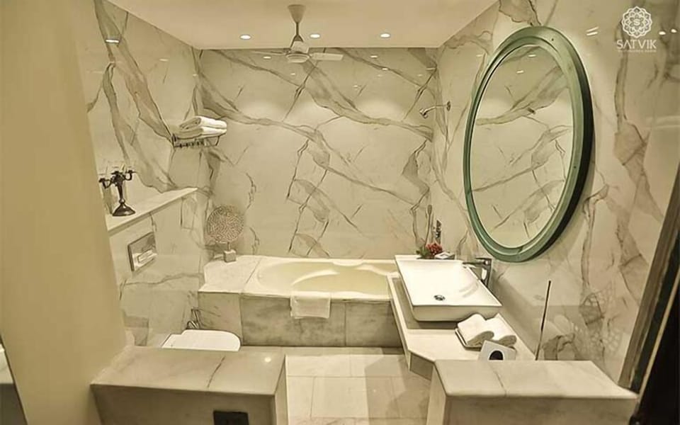 Premium Room with Bathtub | Bathroom | Slippers, bidet, towels
