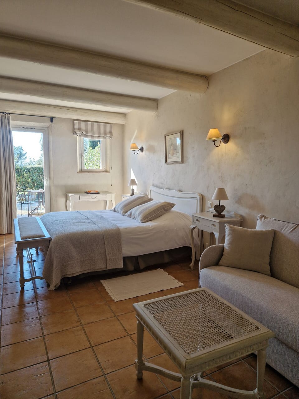 Deluxe Room | Minibar, in-room safe, desk, cribs (free)