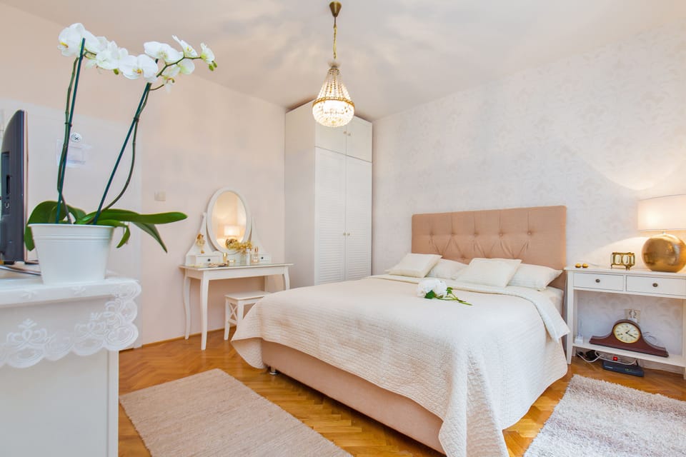 Superior Apartment, 2 Bedrooms | Premium bedding, free minibar, in-room safe, desk