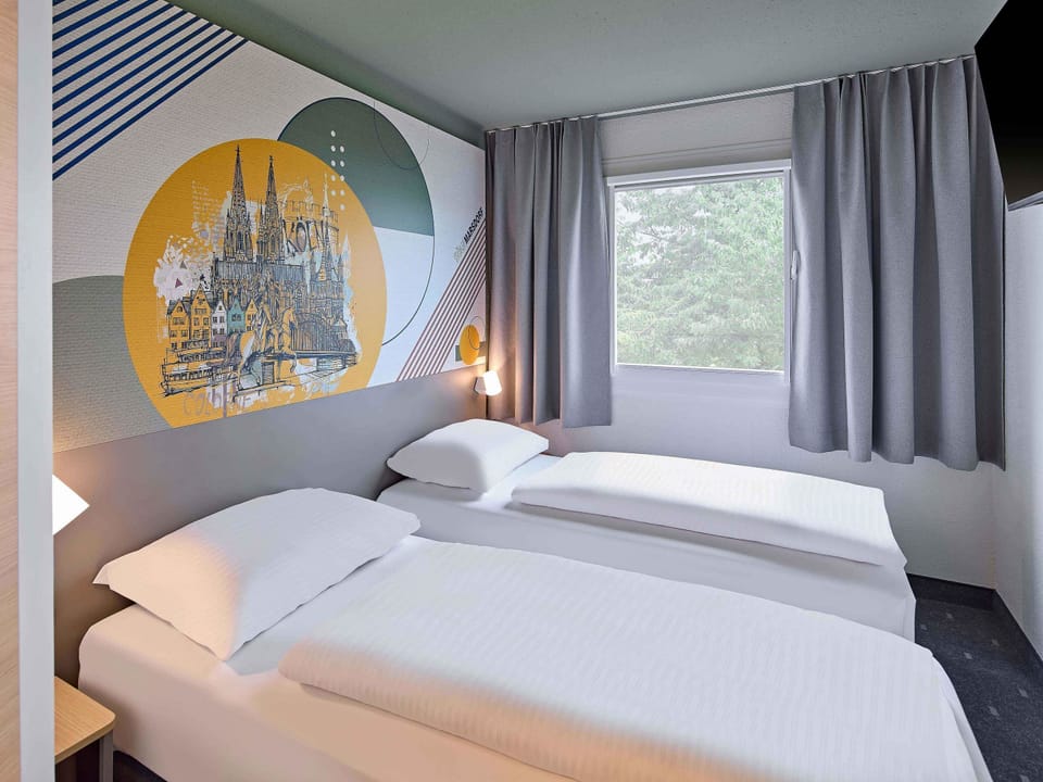 Twin Room | Desk, blackout drapes, soundproofing, free WiFi