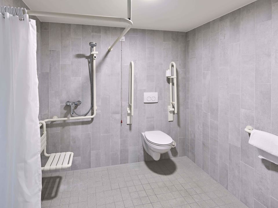 Shower, towels, soap, shampoo