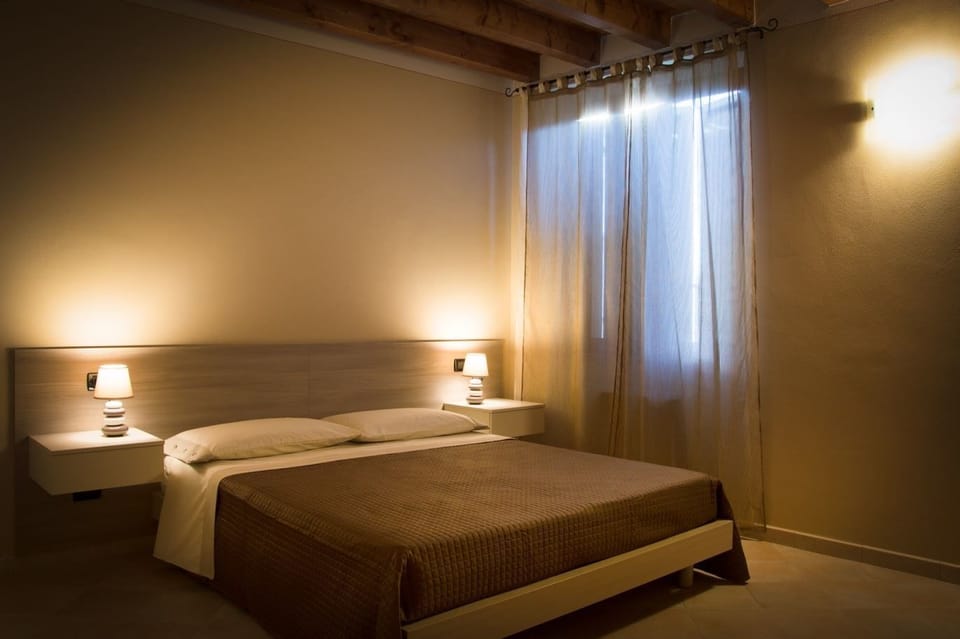 Double Room | Rollaway beds, free WiFi, bed sheets, wheelchair access