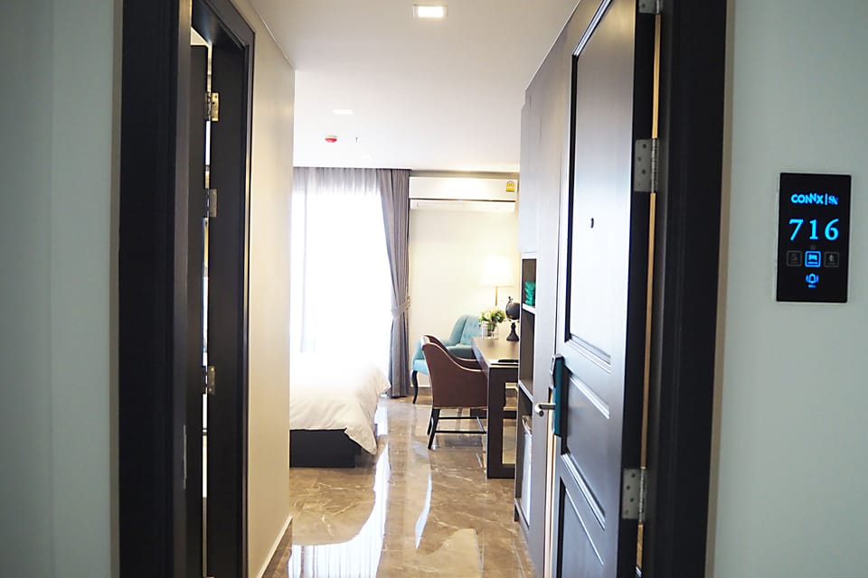 Club Connx King | Premium bedding, minibar, in-room safe, desk