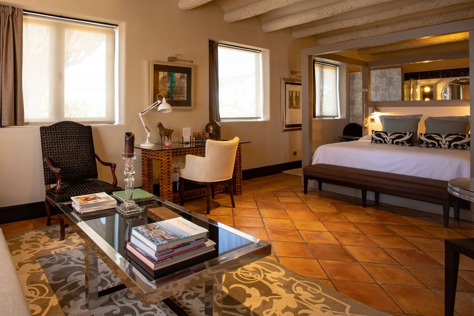 Suite 4 | Frette Italian sheets, premium bedding, down comforters