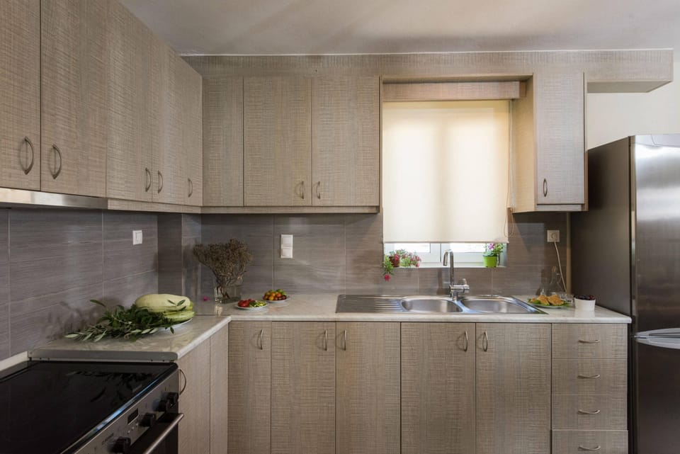 House, Multiple Beds, Non Smoking | Private kitchen | Full-size fridge, microwave, oven, stovetop