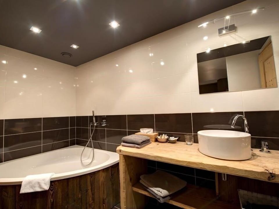 Panoramic Double Room, Private Bathroom, Lake View (Charme) | Bathroom
