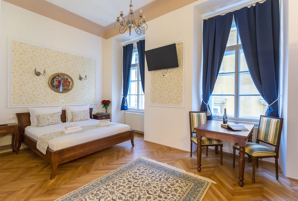Double Room (The Mistress Room) | Iron/ironing board, free WiFi, bed sheets