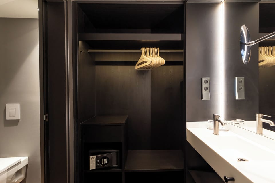 Superior Double Room, 1 Queen Bed, City View | Bathroom | Shower, designer toiletries, hair dryer, bathrobes